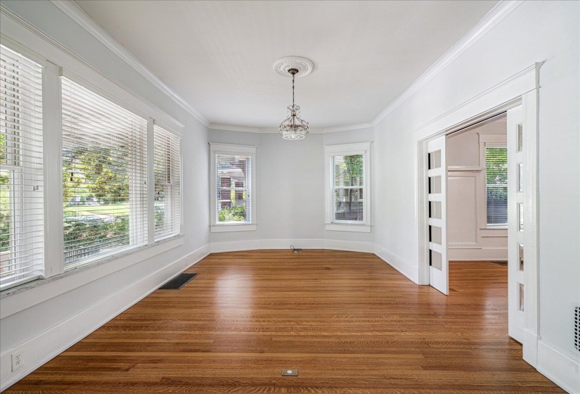 1630 CARR AVE, Memphis, Tennessee 38104, 4 Bedroom Bedrooms, 11 Room Rooms,2.1 BathroomBathrooms,Residential,For Sale,CARR,0,10223217
