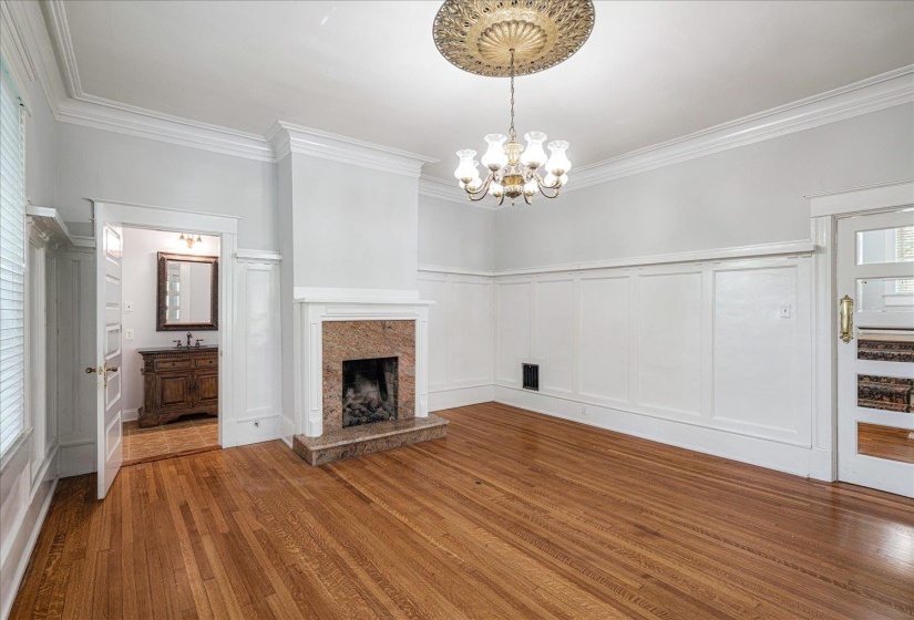 1630 CARR AVE, Memphis, Tennessee 38104, 4 Bedroom Bedrooms, 11 Room Rooms,2.1 BathroomBathrooms,Residential,For Sale,CARR,0,10223217