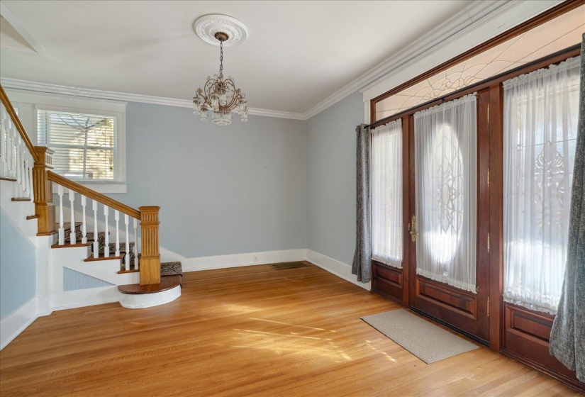 1630 CARR AVE, Memphis, Tennessee 38104, 4 Bedroom Bedrooms, 11 Room Rooms,2.1 BathroomBathrooms,Residential,For Sale,CARR,0,10223217