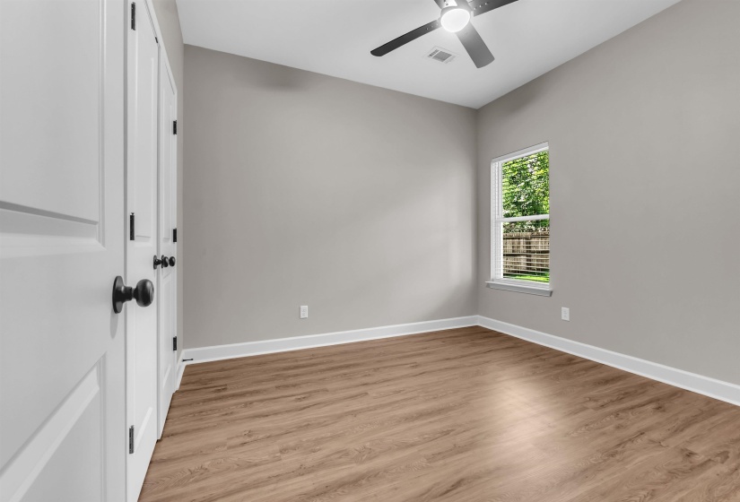 3721 HUNTINGDON LN, Memphis, Tennessee 38111, 4 Bedroom Bedrooms, 5 Room Rooms,2 BathroomBathrooms,Residential,For Sale,HUNTINGDON,0,10223218