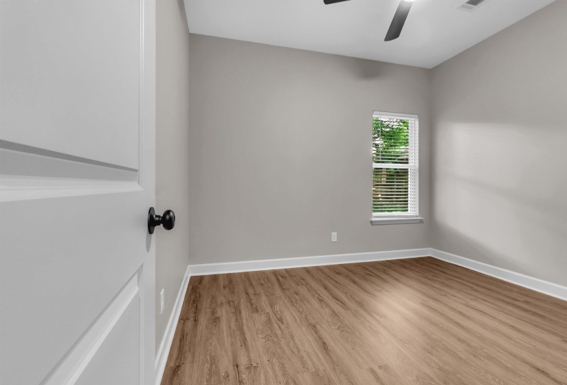 3721 HUNTINGDON LN, Memphis, Tennessee 38111, 4 Bedroom Bedrooms, 5 Room Rooms,2 BathroomBathrooms,Residential,For Sale,HUNTINGDON,0,10223218