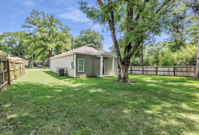 3721 HUNTINGDON LN, Memphis, Tennessee 38111, 4 Bedroom Bedrooms, 5 Room Rooms,2 BathroomBathrooms,Residential,For Sale,HUNTINGDON,0,10223218