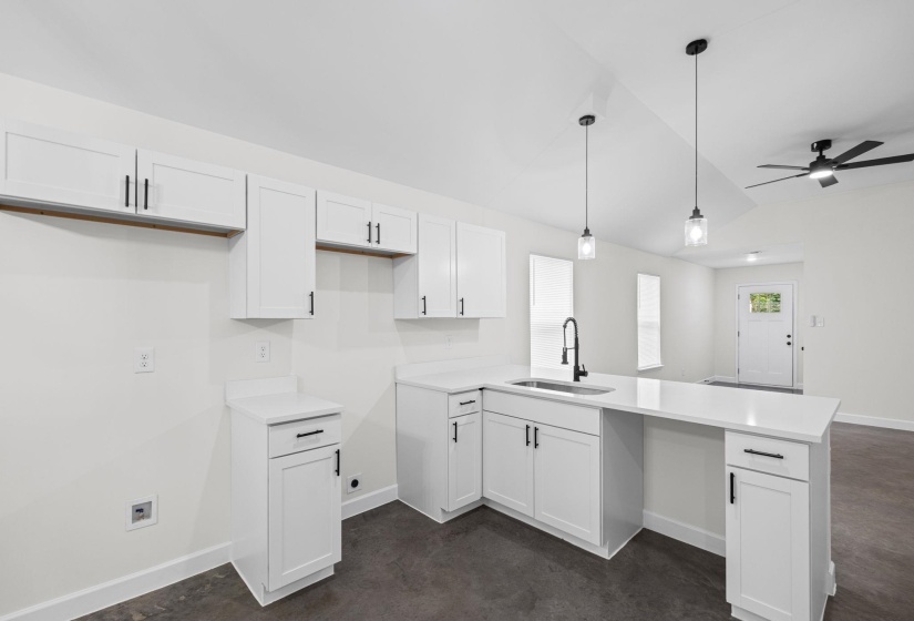 2553 SNOWDEN AVE, Memphis, Tennessee 38112, 4 Bedroom Bedrooms, 6 Room Rooms,1 BathroomBathrooms,Residential,For Sale,SNOWDEN,0,10223227