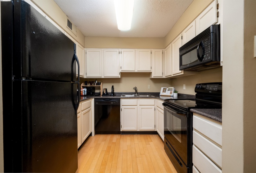 109 MAIN ST, Memphis, Tennessee 38103, 1 Bedroom Bedrooms, 4 Room Rooms,1 BathroomBathrooms,Residential,For Sale,MAIN,0,10223230