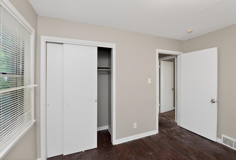3958 BISHOPS BRIDGE RD, Memphis, Tennessee 38118, 4 Bedroom Bedrooms, 6 Room Rooms,2 BathroomBathrooms,Residential,For Sale,BISHOPS BRIDGE,0,10223232