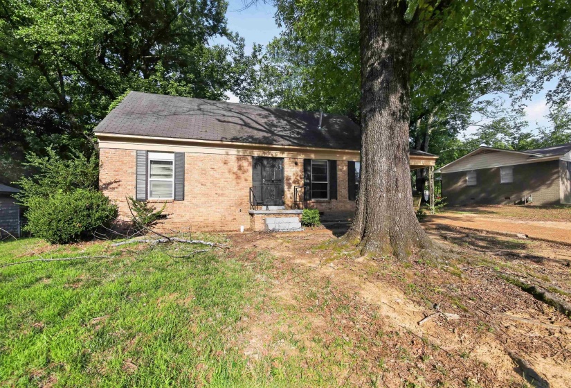 3958 BISHOPS BRIDGE RD, Memphis, Tennessee 38118, 4 Bedroom Bedrooms, 6 Room Rooms,2 BathroomBathrooms,Residential,For Sale,BISHOPS BRIDGE,0,10223232