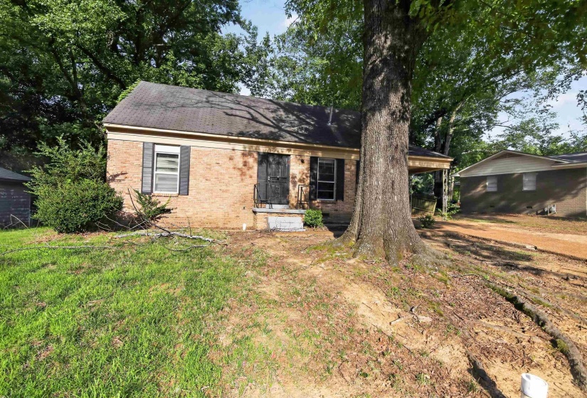 3958 BISHOPS BRIDGE RD, Memphis, Tennessee 38118, 4 Bedroom Bedrooms, 6 Room Rooms,2 BathroomBathrooms,Residential,For Sale,BISHOPS BRIDGE,0,10223232