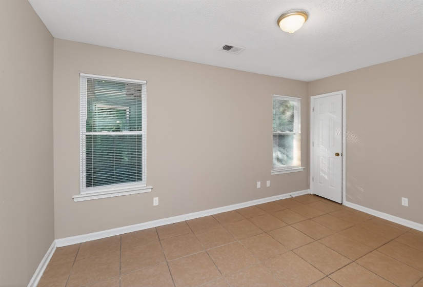 4677 CHRISTYSHIRE DR, Memphis, Tennessee 38128, 3 Bedrooms Bedrooms, 7 Rooms Rooms,2 BathroomsBathrooms,Residential,For Sale,CHRISTYSHIRE,10223240