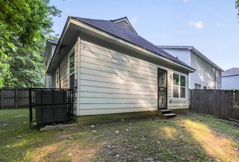 4677 CHRISTYSHIRE DR, Memphis, Tennessee 38128, 3 Bedrooms Bedrooms, 7 Rooms Rooms,2 BathroomsBathrooms,Residential,For Sale,CHRISTYSHIRE,10223240
