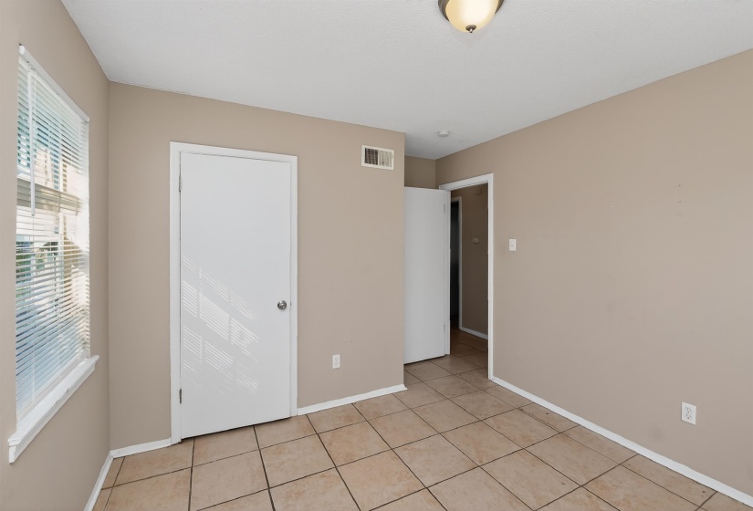 3749 WOLF TRAIL DR, Memphis, Tennessee 38128, 3 Bedrooms Bedrooms, 5 Rooms Rooms,1 BathroomBathrooms,Residential,For Sale,WOLF TRAIL,10223246