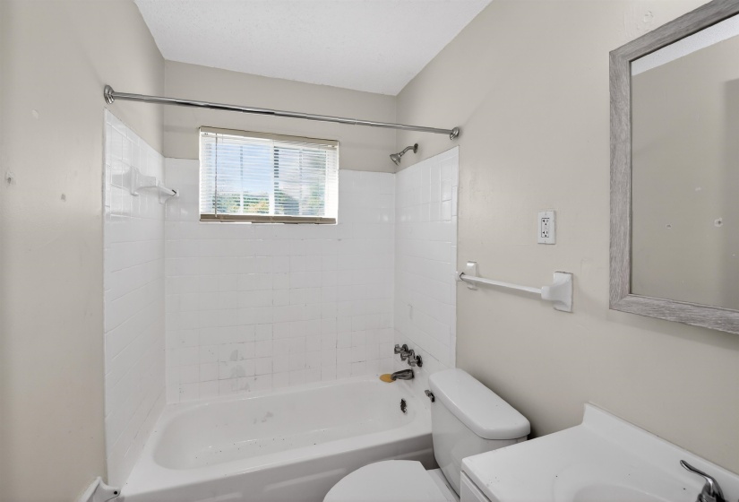 3749 WOLF TRAIL DR, Memphis, Tennessee 38128, 3 Bedrooms Bedrooms, 5 Rooms Rooms,1 BathroomBathrooms,Residential,For Sale,WOLF TRAIL,10223246