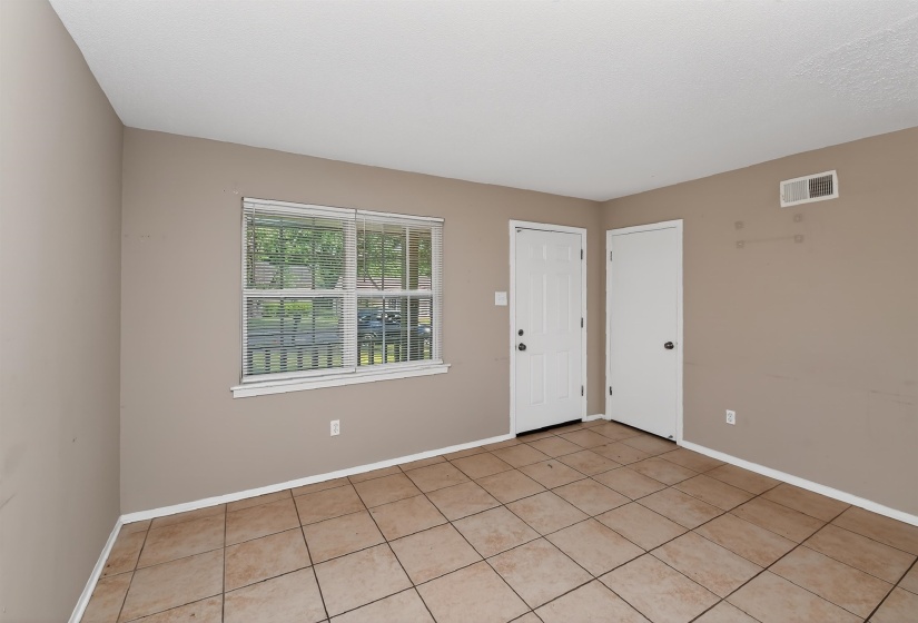 3749 WOLF TRAIL DR, Memphis, Tennessee 38128, 3 Bedrooms Bedrooms, 5 Rooms Rooms,1 BathroomBathrooms,Residential,For Sale,WOLF TRAIL,10223246