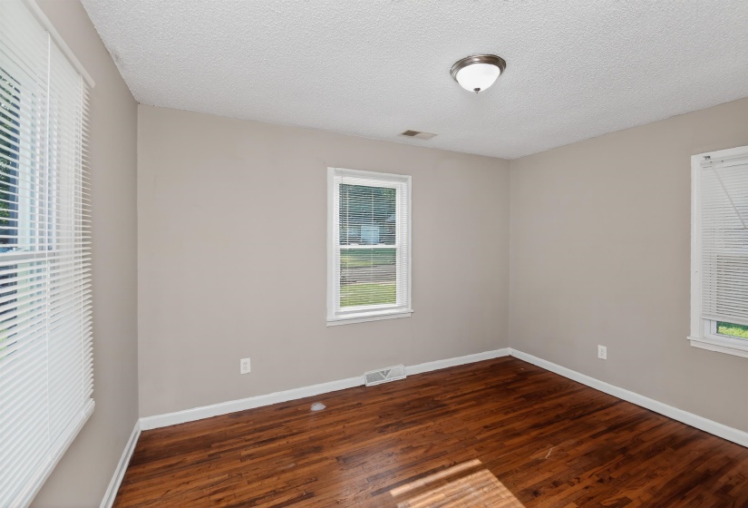 3696 DEBBY DR, Memphis, Tennessee 38127, 4 Bedrooms Bedrooms, 4 Rooms Rooms,1.1 BathroomsBathrooms,Residential,For Sale,DEBBY,10223247