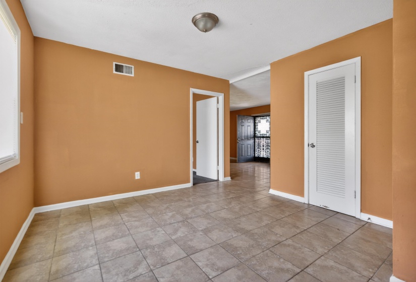 3464 SOUTHLAND ST, Memphis, Tennessee 38109, 3 Bedrooms Bedrooms, 6 Rooms Rooms,1 BathroomBathrooms,Residential,For Sale,SOUTHLAND,10223253