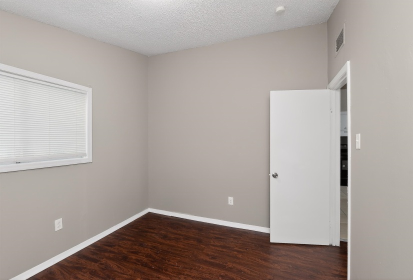 564 HEMSLEY AVE, Memphis, Tennessee 38109, 3 Bedrooms Bedrooms, 7 Rooms Rooms,1 BathroomBathrooms,Residential,For Sale,HEMSLEY,10223255