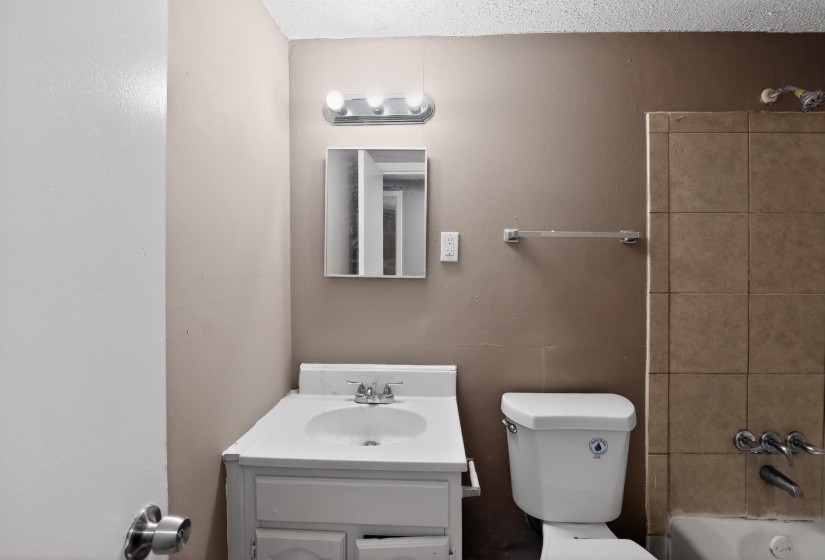 564 HEMSLEY AVE, Memphis, Tennessee 38109, 3 Bedrooms Bedrooms, 7 Rooms Rooms,1 BathroomBathrooms,Residential,For Sale,HEMSLEY,10223255