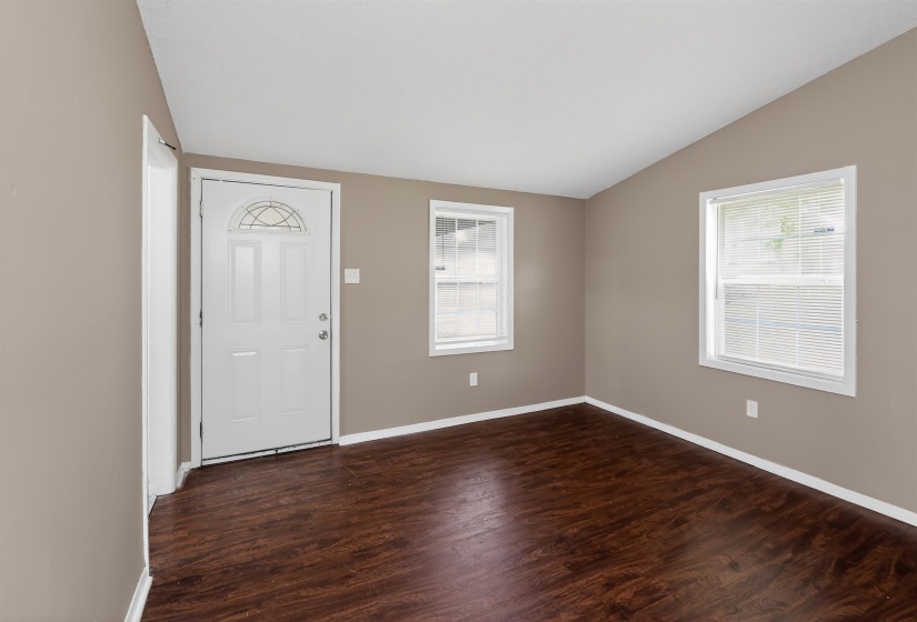 564 HEMSLEY AVE, Memphis, Tennessee 38109, 3 Bedrooms Bedrooms, 7 Rooms Rooms,1 BathroomBathrooms,Residential,For Sale,HEMSLEY,10223255