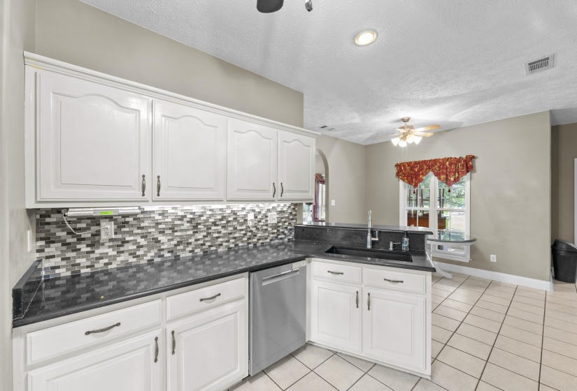 794 WILLIAMSBURG DR, Atoka, Tennessee 38004, 5 Bedrooms Bedrooms, 11 Rooms Rooms,3 BathroomsBathrooms,Residential,For Sale,WILLIAMSBURG,10223256