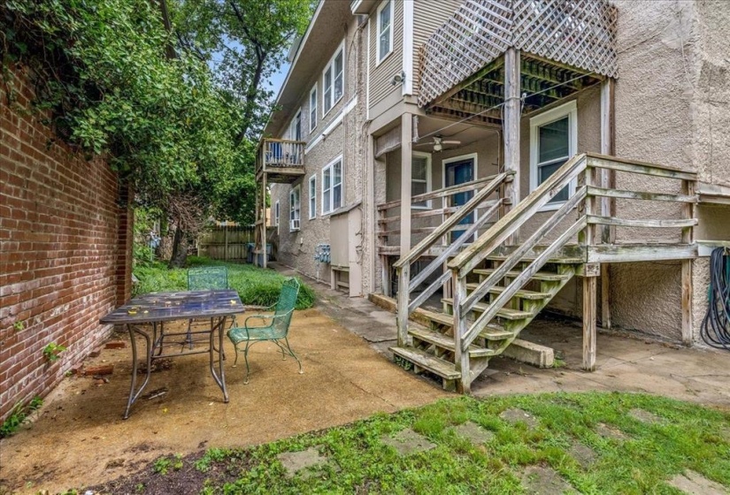 1901 LINDEN AVE, Memphis, Tennessee 38104, 6 Bedrooms Bedrooms, 10 Rooms Rooms,3 BathroomsBathrooms,Residential,For Sale,LINDEN,10223259