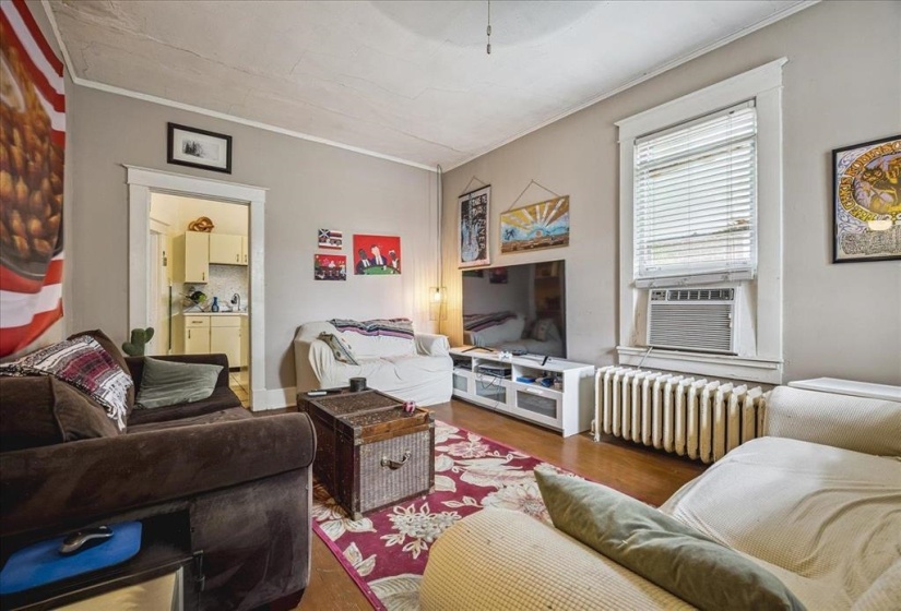 1901 LINDEN AVE, Memphis, Tennessee 38104, 6 Bedrooms Bedrooms, 10 Rooms Rooms,3 BathroomsBathrooms,Residential,For Sale,LINDEN,10223259