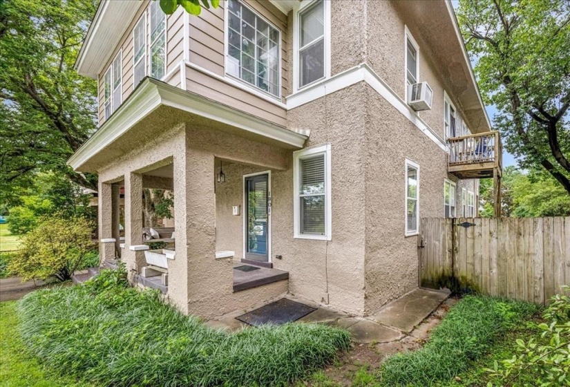 1901 LINDEN AVE, Memphis, Tennessee 38104, 6 Bedrooms Bedrooms, 10 Rooms Rooms,3 BathroomsBathrooms,Residential,For Sale,LINDEN,10223259