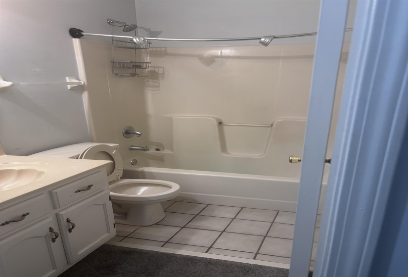 8917 FULTON CV, Memphis, Tennessee 38016, 3 Bedrooms Bedrooms, 5 Rooms Rooms,2 BathroomsBathrooms,Rental Properties,For Sale,FULTON,10223294