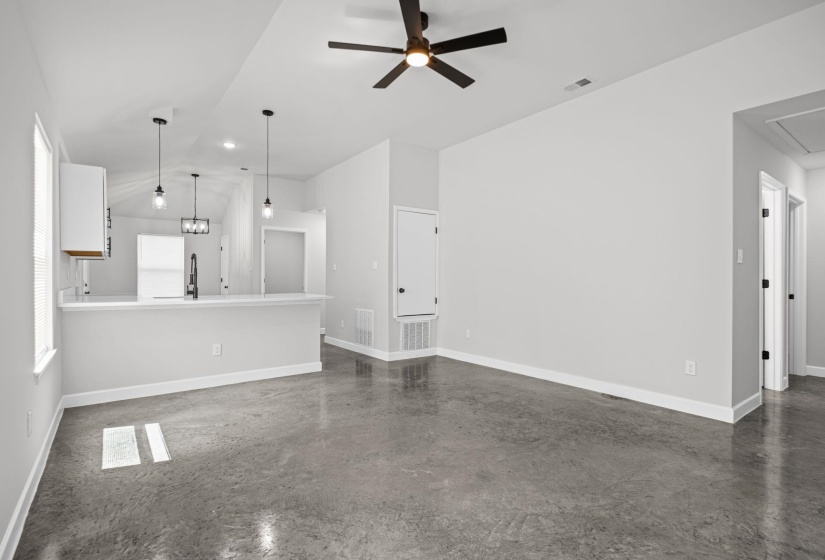 2335 TWAIN AVE, Memphis, Tennessee 38114, 4 Bedroom Bedrooms, 6 Room Rooms,2 BathroomBathrooms,Residential,For Sale,TWAIN,0,10223264