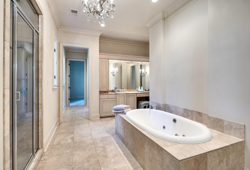 9320 GWYNN HOLLOW CV, Germantown, Tennessee 38139, 5 Bedroom Bedrooms, 14 Room Rooms,5.2 BathroomBathrooms,Residential,For Sale,GWYNN HOLLOW,0,10223273