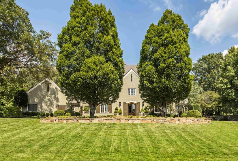 9320 GWYNN HOLLOW CV, Germantown, Tennessee 38139, 5 Bedroom Bedrooms, 14 Room Rooms,5.2 BathroomBathrooms,Residential,For Sale,GWYNN HOLLOW,0,10223273