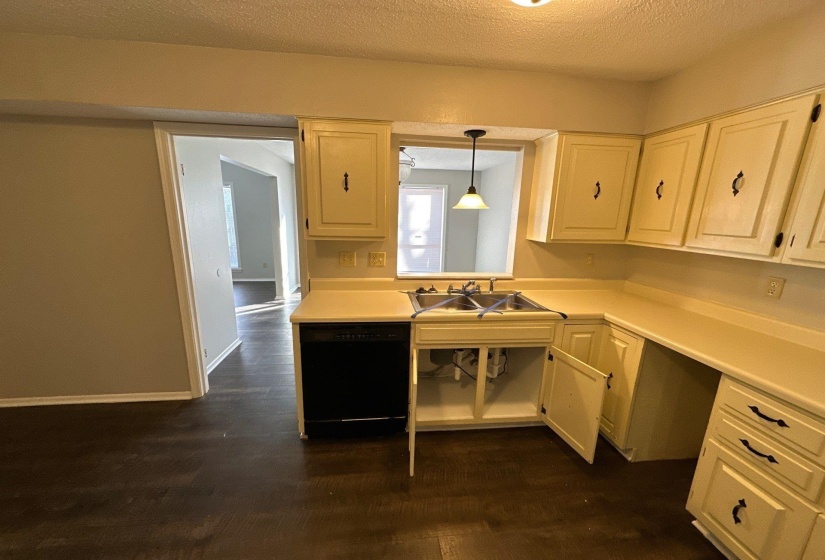 2292 FOXMOOR LN, Memphis, Tennessee 38016, 3 Bedroom Bedrooms, 6 Room Rooms,2.1 BathroomBathrooms,Residential,For Sale,FOXMOOR,0,10223274