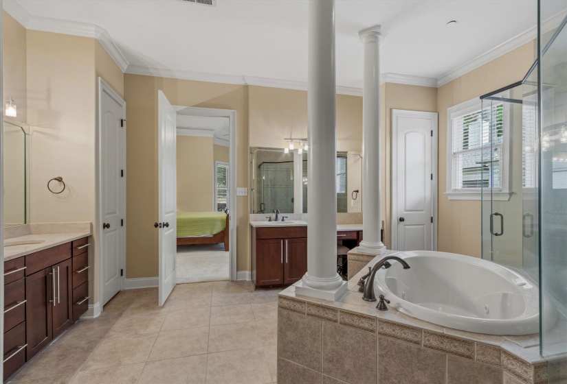 2843 BAYHILL WOODS CV, Collierville, Tennessee 38017, 5 Bedroom Bedrooms, 15 Room Rooms,4.1 BathroomBathrooms,Residential,For Sale,BAYHILL WOODS,0,10223275