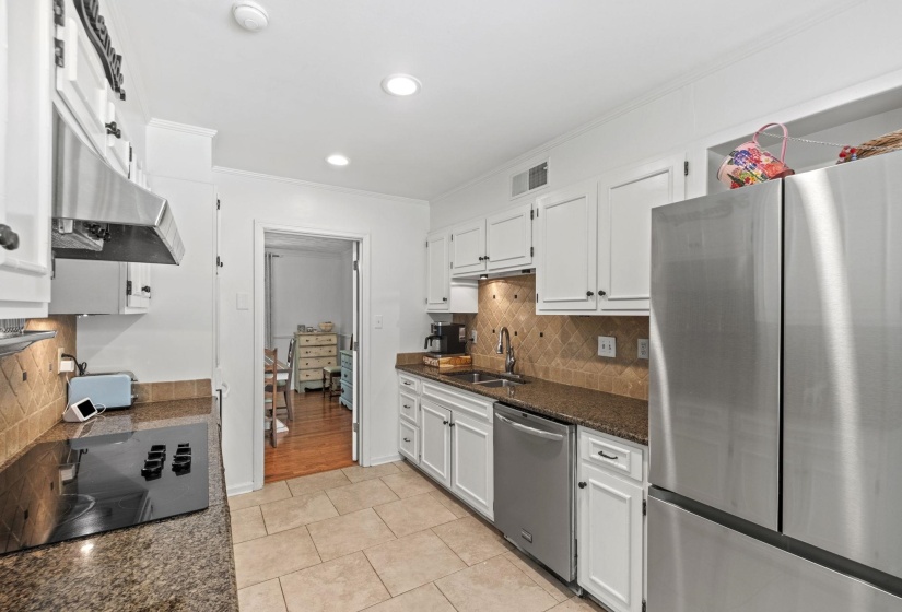 2250 LOCHLEVIN DR, Memphis, Tennessee 38119, 4 Bedroom Bedrooms, 8 Room Rooms,3 BathroomBathrooms,Residential,For Sale,LOCHLEVIN,0,10223281