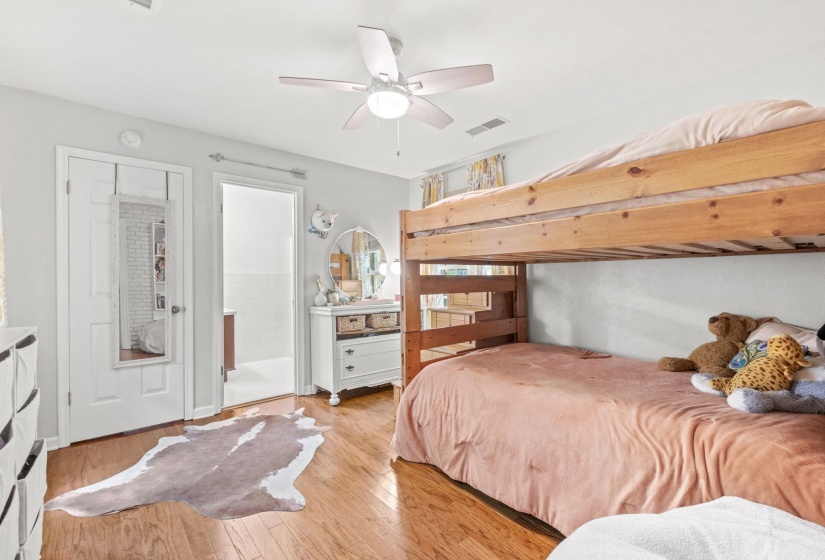 2250 LOCHLEVIN DR, Memphis, Tennessee 38119, 4 Bedroom Bedrooms, 8 Room Rooms,3 BathroomBathrooms,Residential,For Sale,LOCHLEVIN,0,10223281