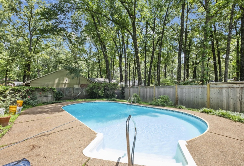 2250 LOCHLEVIN DR, Memphis, Tennessee 38119, 4 Bedroom Bedrooms, 8 Room Rooms,3 BathroomBathrooms,Residential,For Sale,LOCHLEVIN,0,10223281