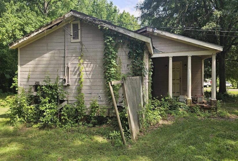 302 WHIPPOORWILL CIR, Millington, Tennessee 38053-0568, ,1 BathroomBathrooms,Residential,For Sale,WHIPPOORWILL,10223290