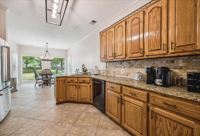 643 WOOD VALLEY DR, Collierville, Tennessee 38017, 3 Bedroom Bedrooms, 6 Room Rooms,2 BathroomBathrooms,Residential,For Sale,WOOD VALLEY,0,10223295