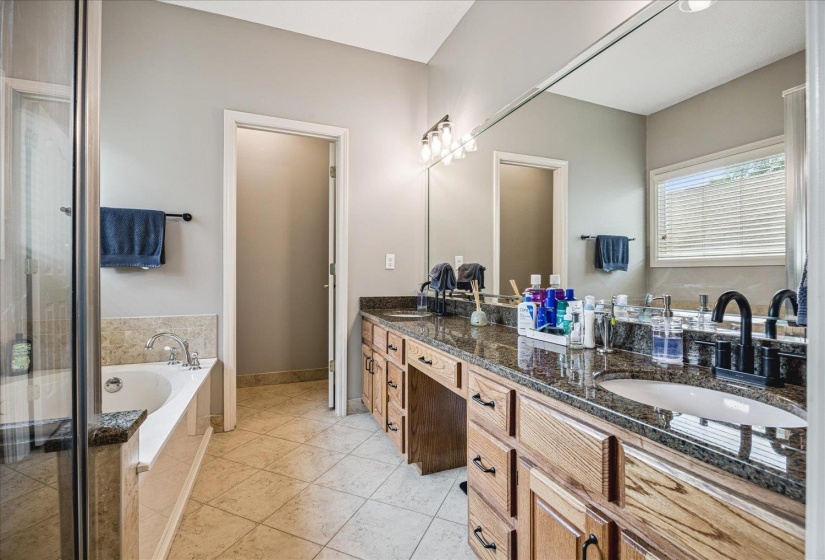 643 WOOD VALLEY DR, Collierville, Tennessee 38017, 3 Bedroom Bedrooms, 6 Room Rooms,2 BathroomBathrooms,Residential,For Sale,WOOD VALLEY,0,10223295