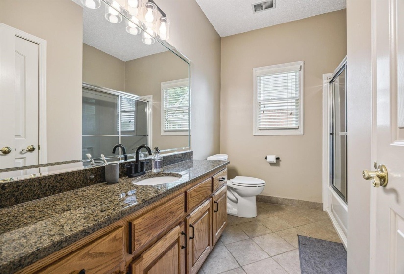 643 WOOD VALLEY DR, Collierville, Tennessee 38017, 3 Bedroom Bedrooms, 6 Room Rooms,2 BathroomBathrooms,Residential,For Sale,WOOD VALLEY,0,10223295