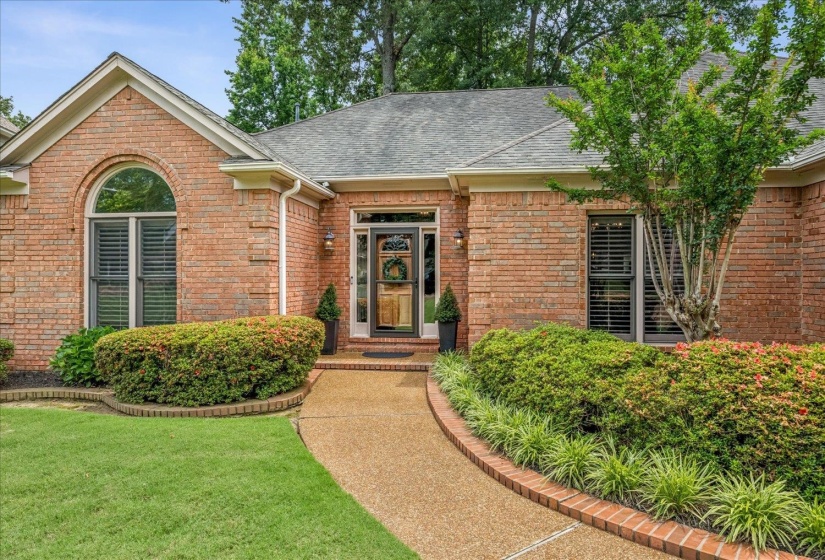 643 WOOD VALLEY DR, Collierville, Tennessee 38017, 3 Bedroom Bedrooms, 6 Room Rooms,2 BathroomBathrooms,Residential,For Sale,WOOD VALLEY,0,10223295
