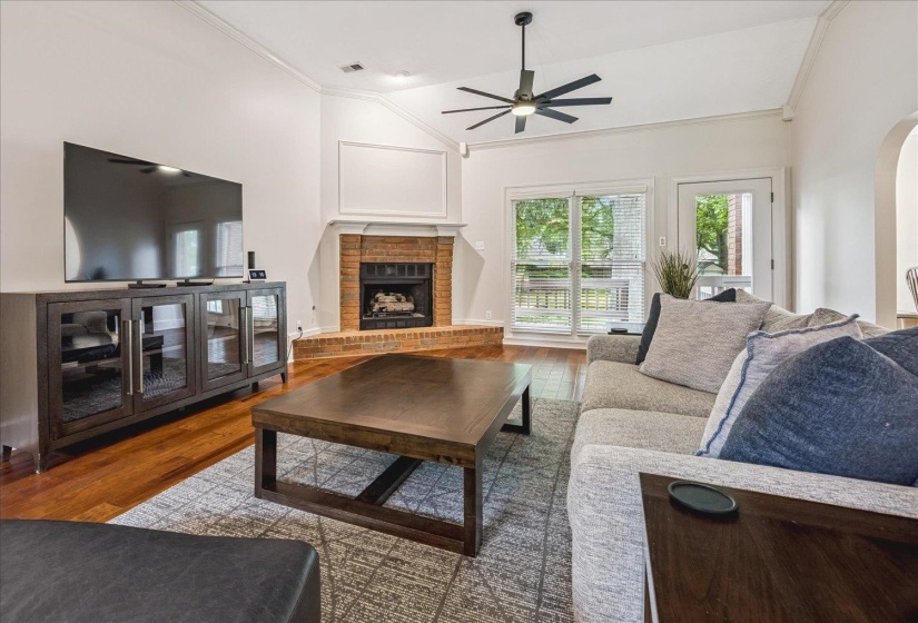643 WOOD VALLEY DR, Collierville, Tennessee 38017, 3 Bedroom Bedrooms, 6 Room Rooms,2 BathroomBathrooms,Residential,For Sale,WOOD VALLEY,0,10223295