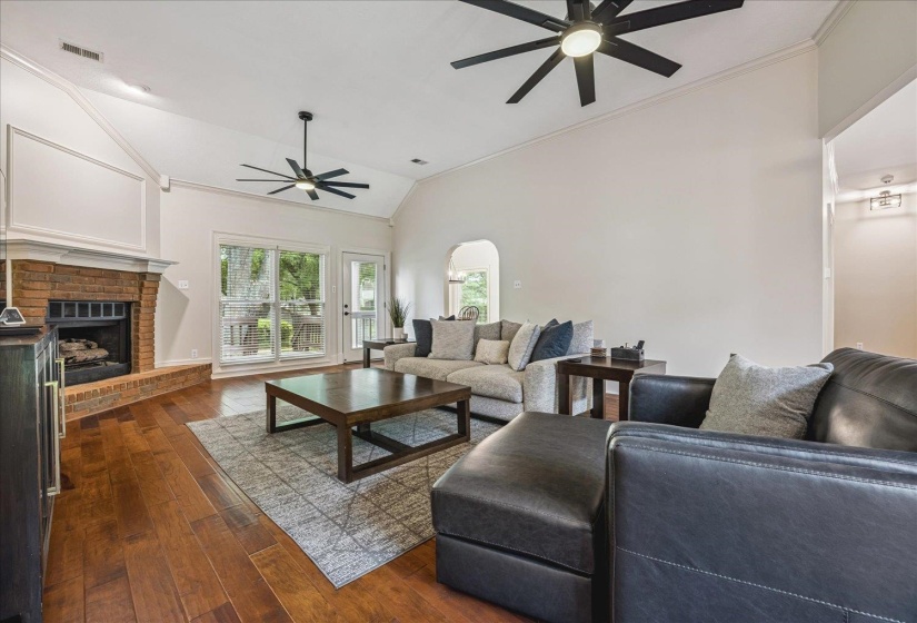 643 WOOD VALLEY DR, Collierville, Tennessee 38017, 3 Bedroom Bedrooms, 6 Room Rooms,2 BathroomBathrooms,Residential,For Sale,WOOD VALLEY,0,10223295