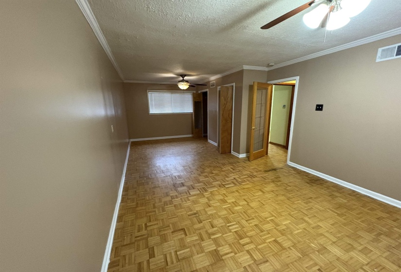 417 CHARTER AVE, Memphis, Tennessee 38109, 2 Bedrooms Bedrooms, 6 Rooms Rooms,2 BathroomsBathrooms,Residential,For Sale,CHARTER,10223325