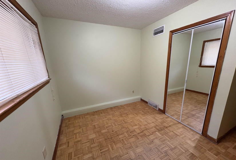 417 CHARTER AVE, Memphis, Tennessee 38109, 2 Bedrooms Bedrooms, 6 Rooms Rooms,2 BathroomsBathrooms,Residential,For Sale,CHARTER,10223325