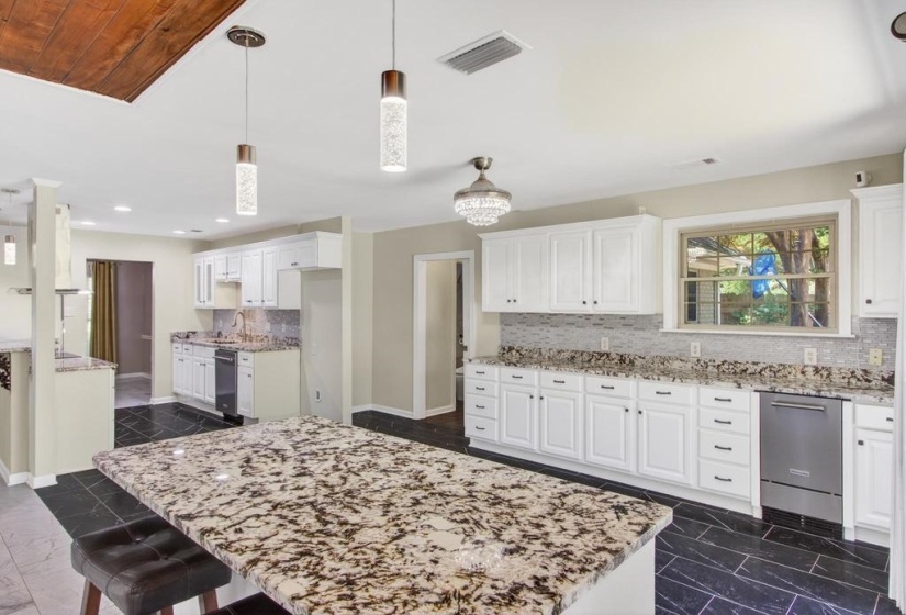 1453 ASHSTONE DR, Germantown, Tennessee 38138, 4 Bedroom Bedrooms, 8 Room Rooms,2.1 BathroomBathrooms,Residential,For Sale,ASHSTONE,0,10223327