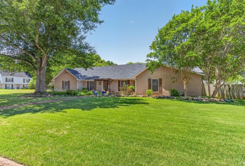 1453 ASHSTONE DR, Germantown, Tennessee 38138, 4 Bedroom Bedrooms, 8 Room Rooms,2.1 BathroomBathrooms,Residential,For Sale,ASHSTONE,0,10223327