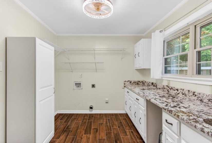 1453 ASHSTONE DR, Germantown, Tennessee 38138, 4 Bedroom Bedrooms, 8 Room Rooms,2.1 BathroomBathrooms,Residential,For Sale,ASHSTONE,0,10223327
