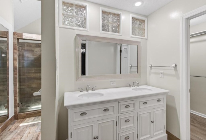 1453 ASHSTONE DR, Germantown, Tennessee 38138, 4 Bedroom Bedrooms, 8 Room Rooms,2.1 BathroomBathrooms,Residential,For Sale,ASHSTONE,0,10223327