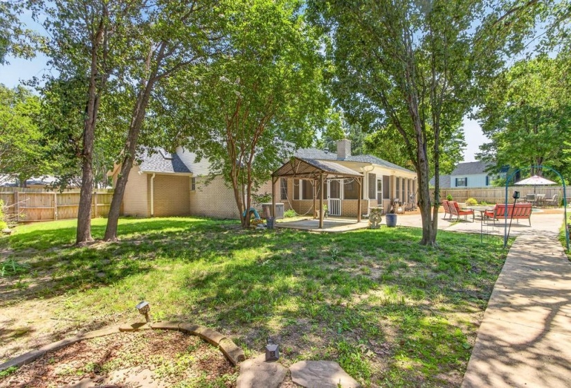 1453 ASHSTONE DR, Germantown, Tennessee 38138, 4 Bedroom Bedrooms, 8 Room Rooms,2.1 BathroomBathrooms,Residential,For Sale,ASHSTONE,0,10223327