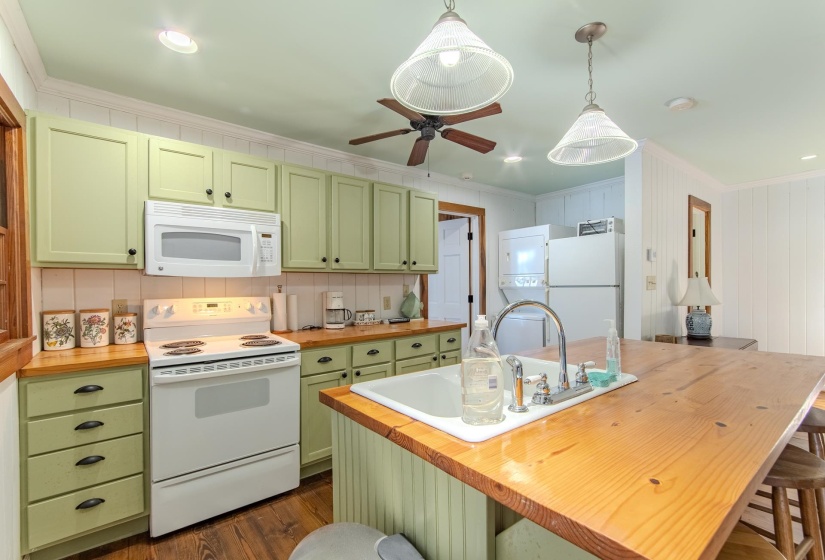 330 MAMIE WAY, Counce, Tennessee 38326, 1 Bedroom Bedrooms, 4 Rooms Rooms,1.1 BathroomsBathrooms,Residential,For Sale,MAMIE,10208031