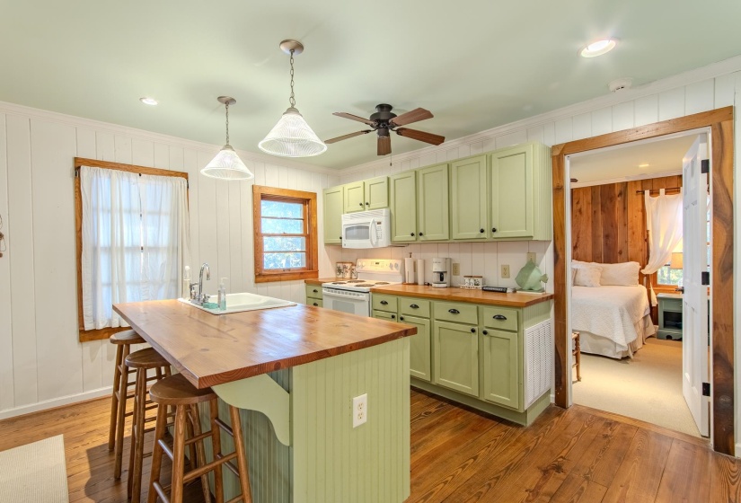 330 MAMIE WAY, Counce, Tennessee 38326, 1 Bedroom Bedrooms, 4 Rooms Rooms,1.1 BathroomsBathrooms,Residential,For Sale,MAMIE,10208031